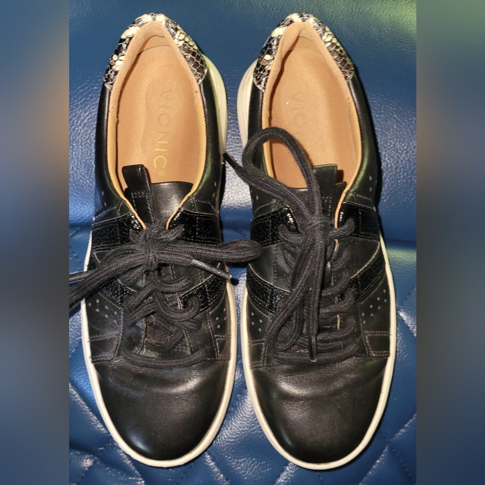 Vionic lace up sneakers #3